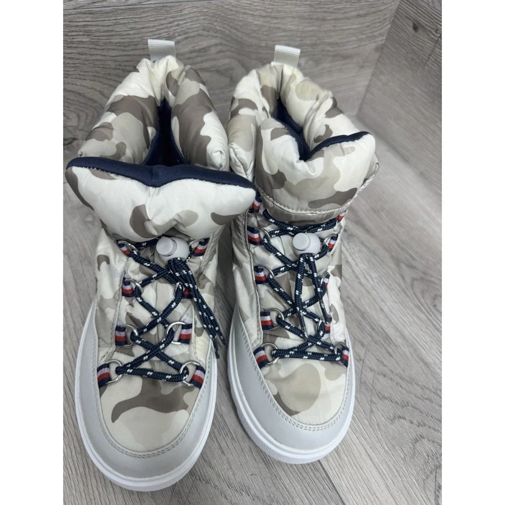 Women's Tommy Hilfiger Camo Waterproof Snow Boots Size 6 M